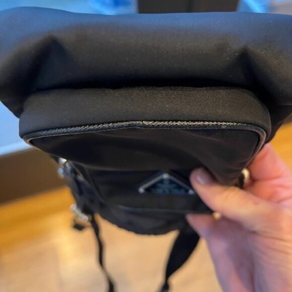 LIKE NEW! PRADA Re- Smart Unisex Phone Case Shoulder Bag 2ZH155 - BLACK - Picture 2 of 4